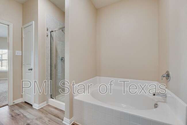 Building Photo - 247 Enchanted Way