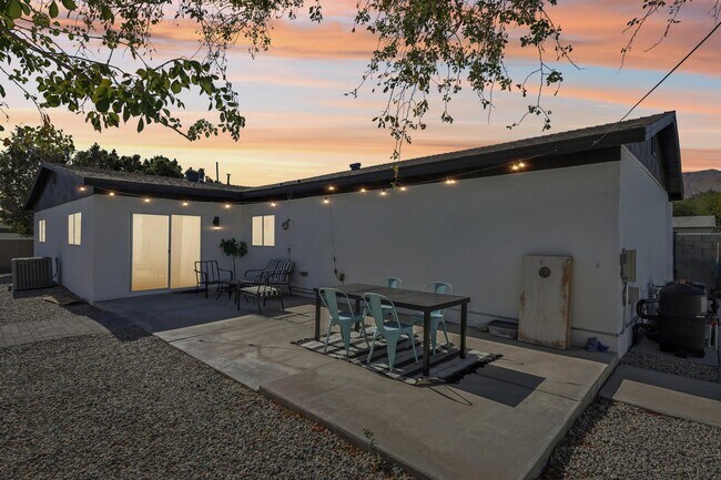 Building Photo - 3010 N Chuperosa Rd