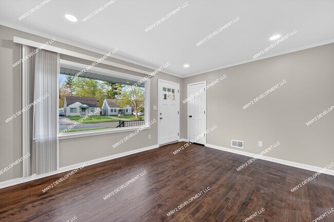 Building Photo - Fully Renovated 3-Bedroom Brick Home in Detroit!