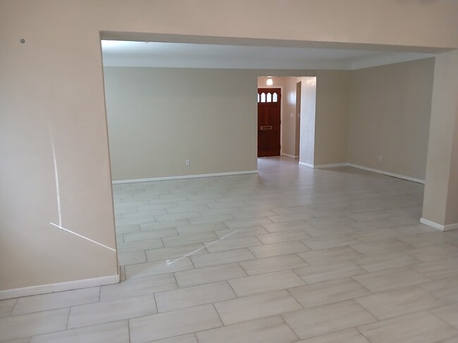 Building Photo - 5682 45th Ave N