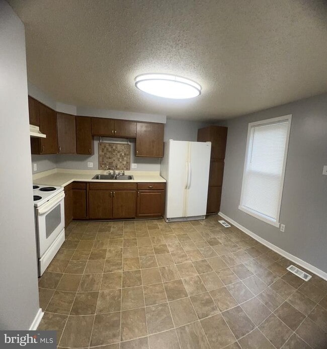 Building Photo - 1117 Davis St