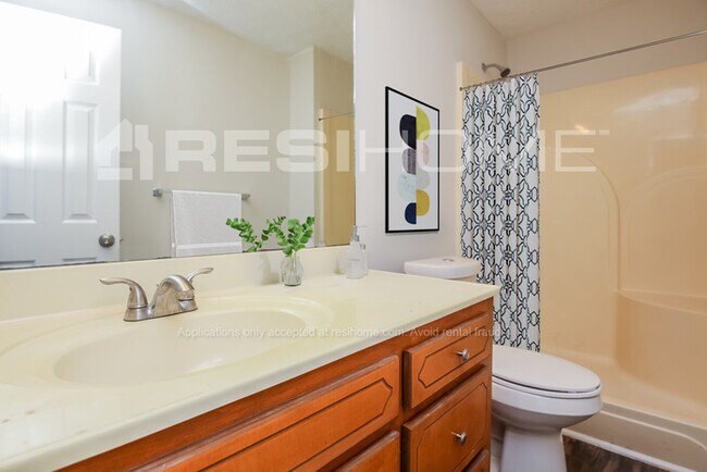 Building Photo - 4276 Falcon Crest Dr