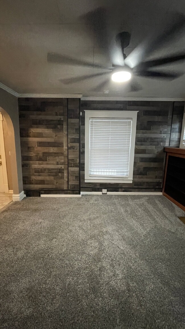 Building Photo - Cozy, Updated 1-Bed Apartment Near Downtown Sharon with In-Unit Laundry!