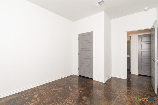 Building Photo - 319 Riptide Dr
