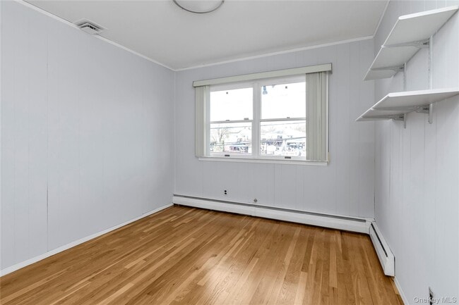 Building Photo - 681 Flanders Dr