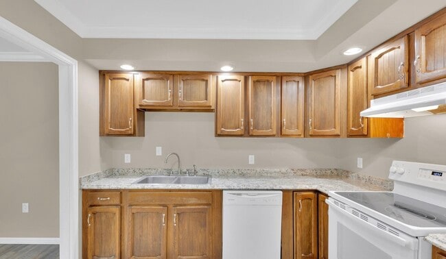 Building Photo - 1900 W Manor Ct