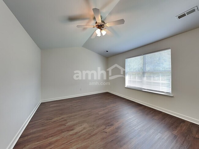 Building Photo - 233 Worcester Ln