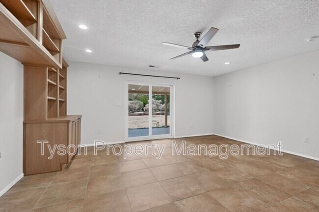 Building Photo - 8301 Cherry Hills Dr NE