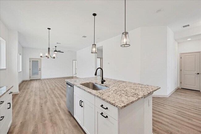 Building Photo - 133 Monterey Oak Trl