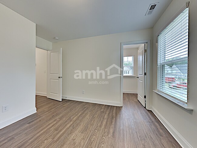 Building Photo - 83 Pullen Dr