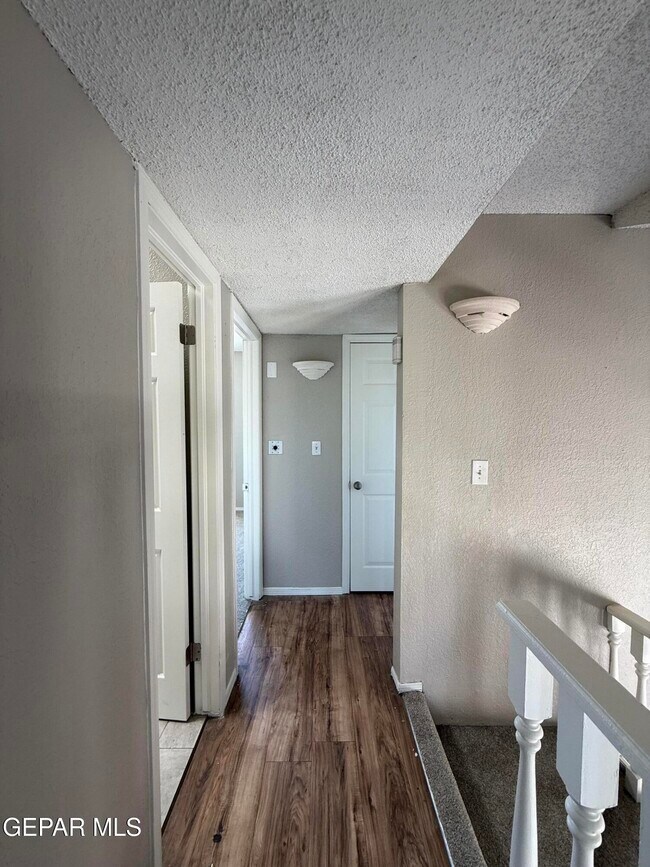 Building Photo - 11708 Sierra Azul Dr
