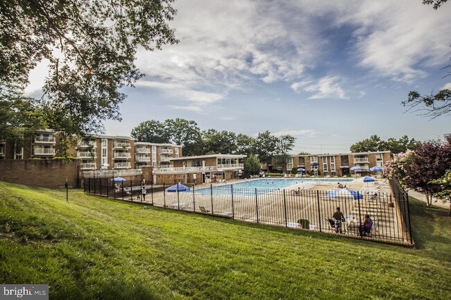 Building Photo - 2610 Indian Dr