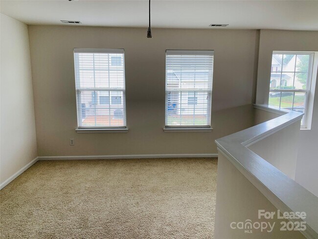 Building Photo - 14504 Grasslands Ct