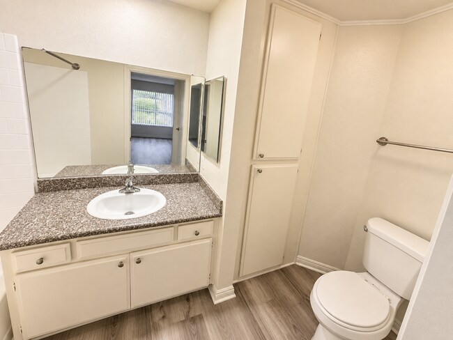 Interior Photo - The Premier on Moorpark