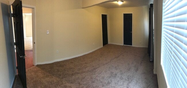 Building Photo - 4318 Glen St