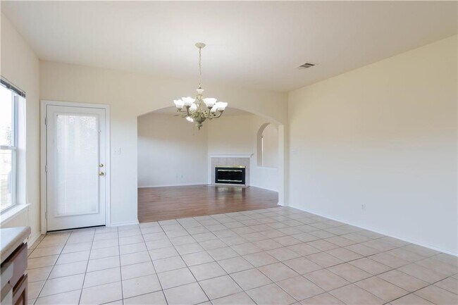 Building Photo - 200 Almquist St