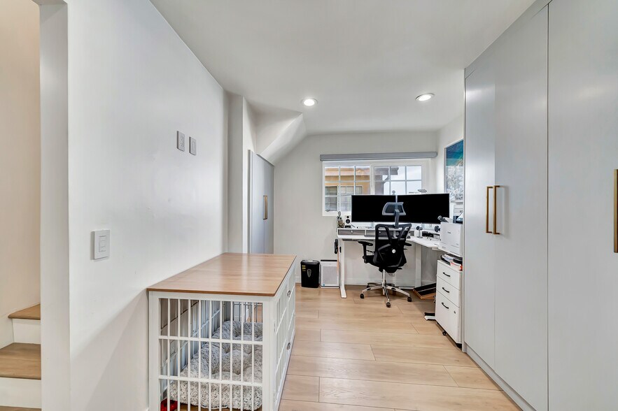 Building Photo - 14727 Magnolia Blvd