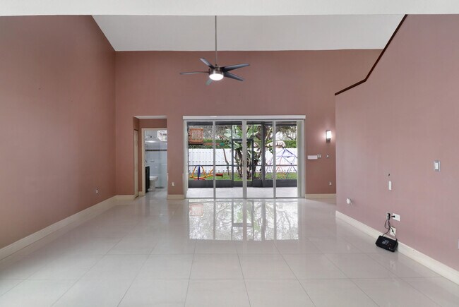 Building Photo - 1142 NW 141st Ave
