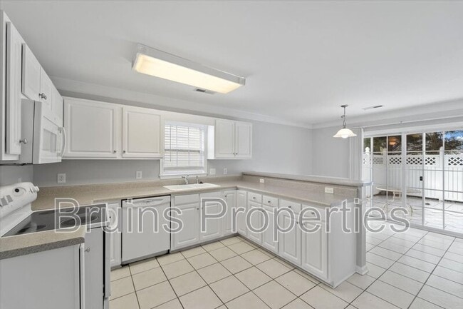 Building Photo - 1520 Birkdale Ct