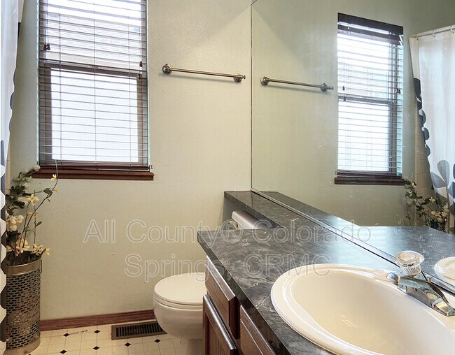 Building Photo - 1378 Grass Valley Dr