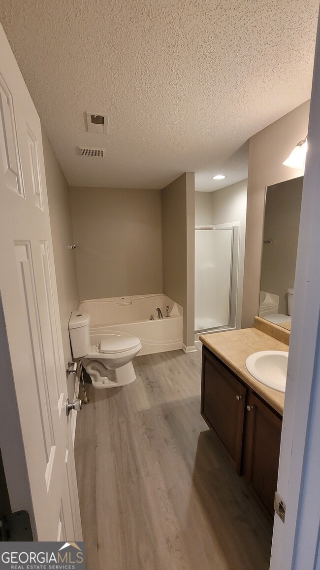 Building Photo - 4875 W Park Cir