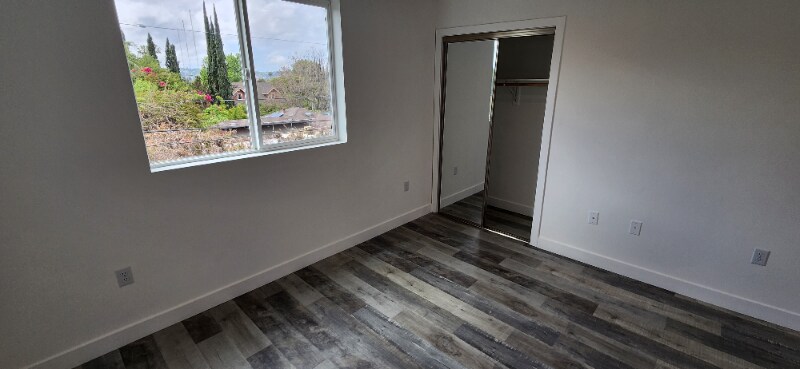 Building Photo - 12648 Oxnard St