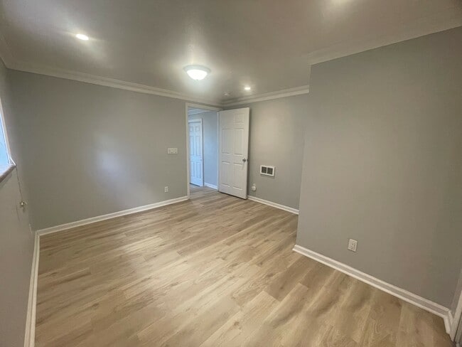 Building Photo - 620 Spruce Ave