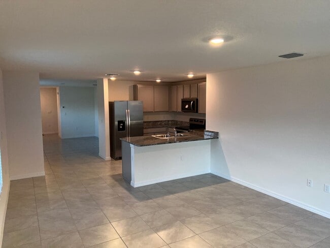 Building Photo - 415 Sunlit Coral St