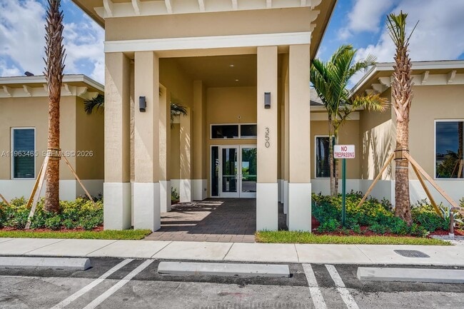 Building Photo - 540 NE 4th St