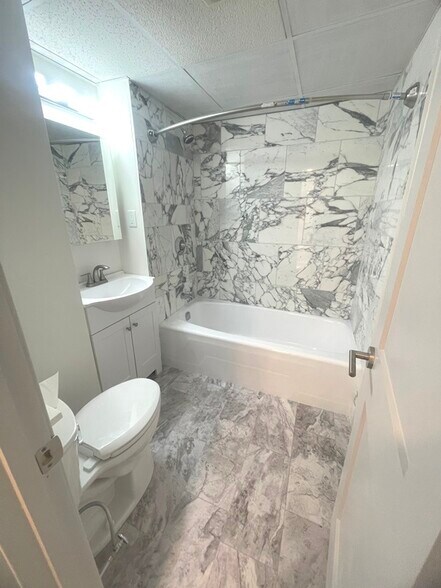 Building Photo - 623 Commonwealth Ave