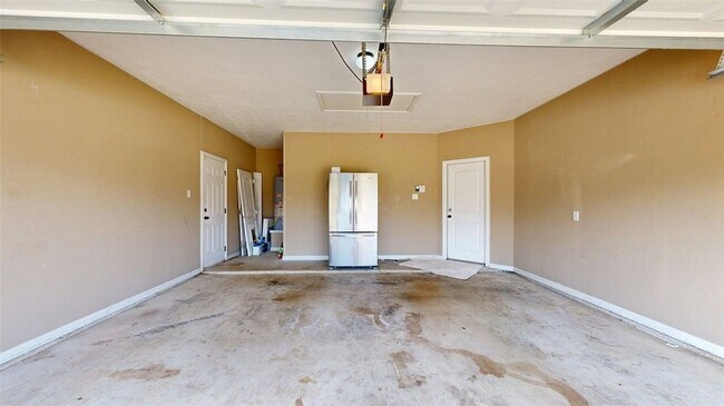 Building Photo - 3900 Latinne Ln