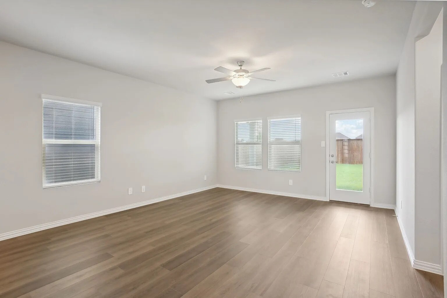 Building Photo - 3914 Walmer Wy