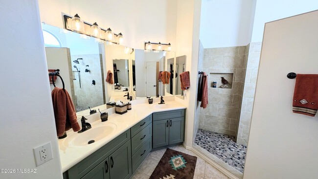 Building Photo - 37284 S Ocotillo Canyon Dr