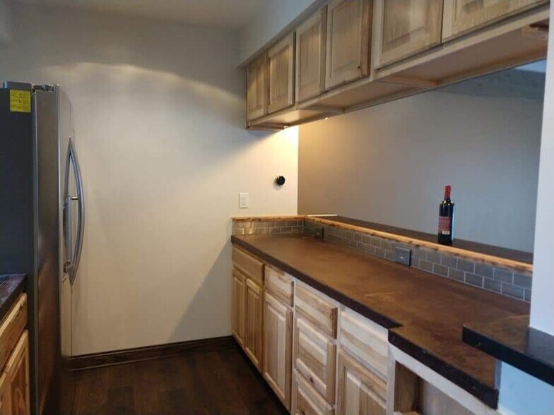 Building Photo - 6212 Tennis Ct