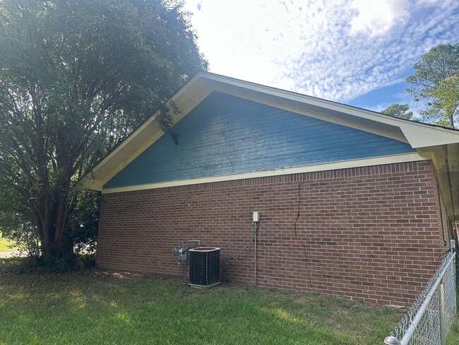 Building Photo - 108 Mulberry Dr