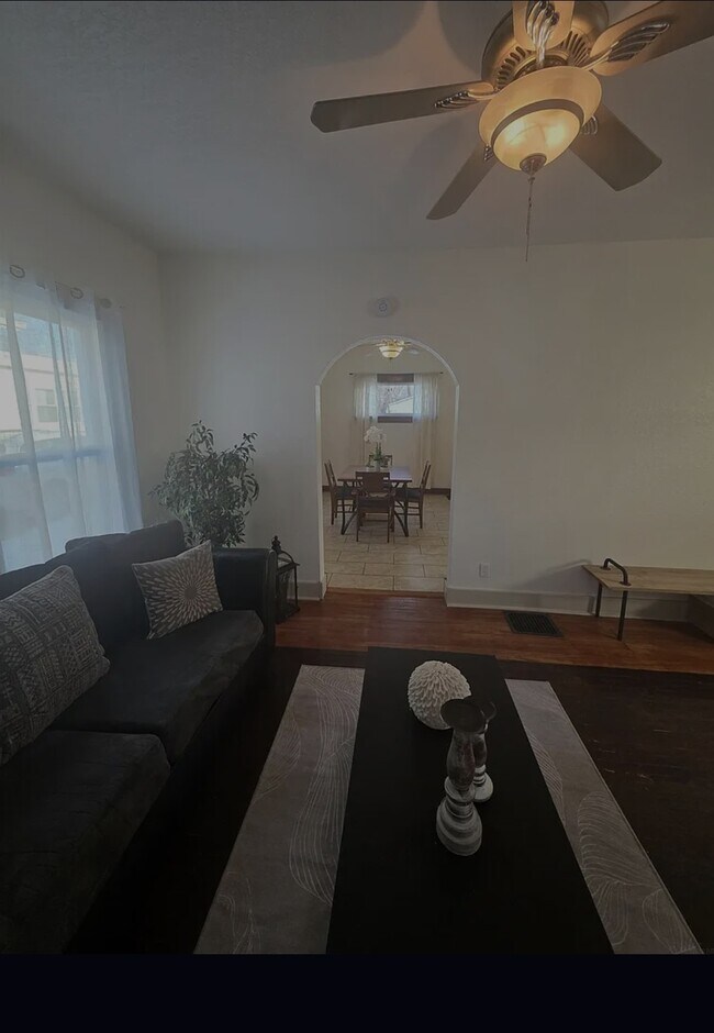 Building Photo - 1134 Bertch Ave