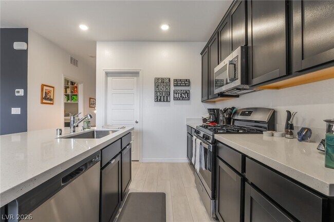 Building Photo - 292 Whitney Crest St