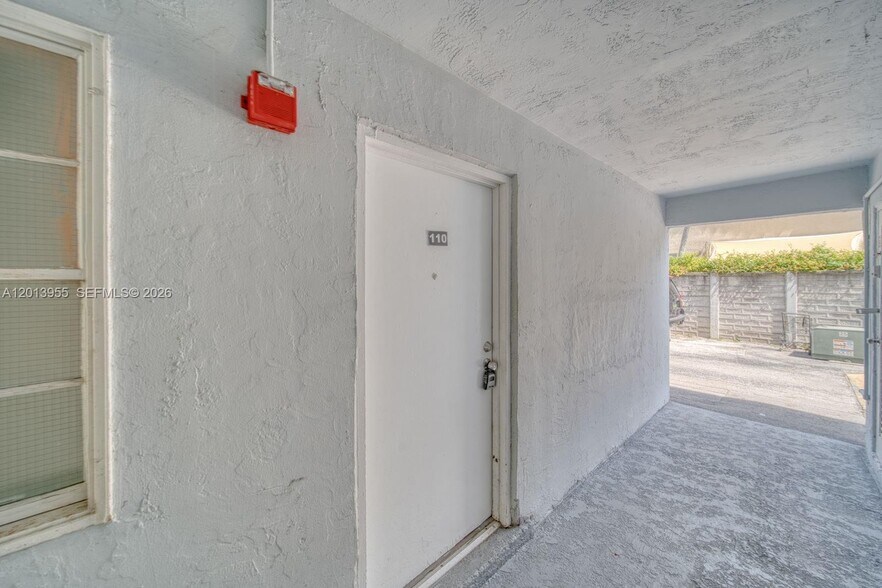 Building Photo - 7101 SW 89th Ct