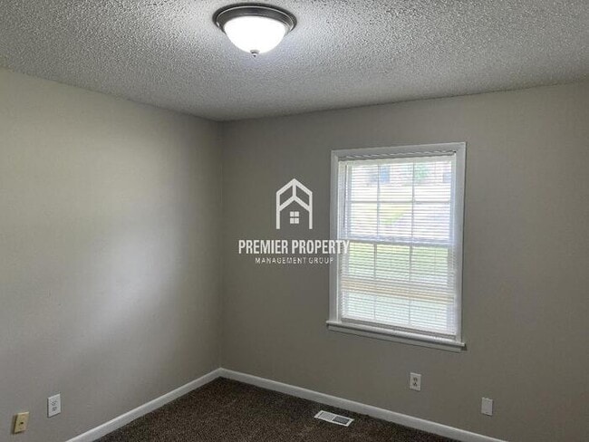 Building Photo - 6119 Rickwood Dr NW