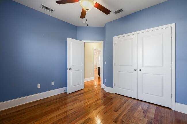 Building Photo - 2561 Lantana Ln