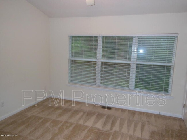 Building Photo - 3504 Summerlin Ln N