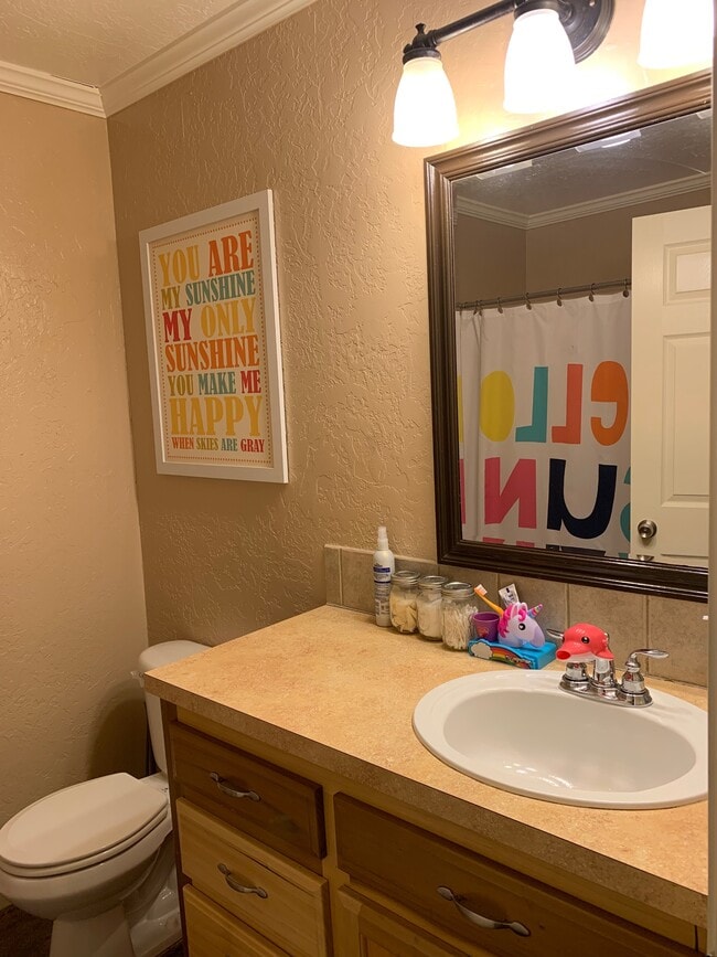 Building Photo - 534 N Park Ave