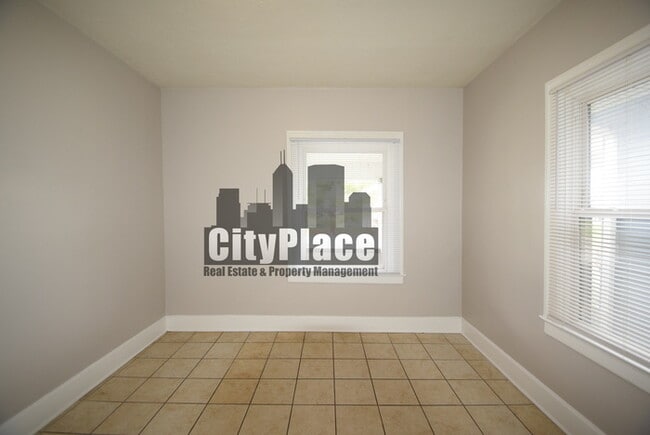 Building Photo - 1602 Spruce St