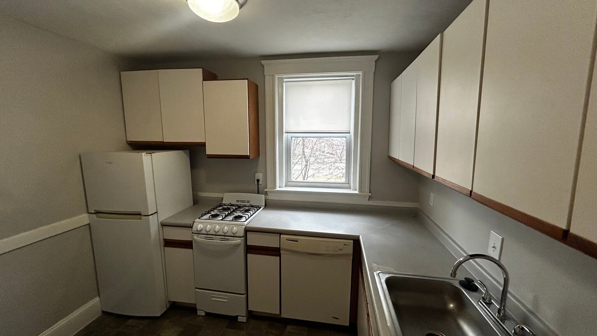 Building Photo - 30 Russell St