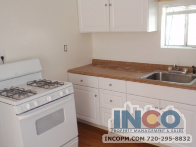 Building Photo - 4769 W Ellsworth Ave