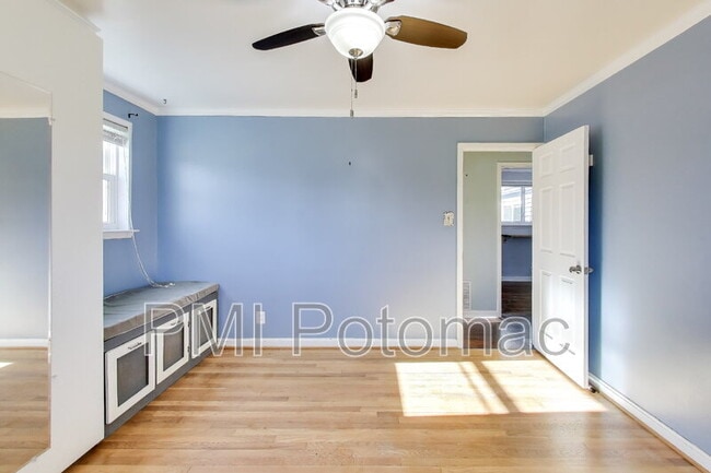 Building Photo - 1915 Henry Rd