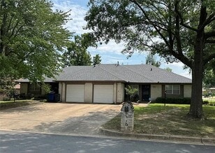 Building Photo - 69th St Duplex
