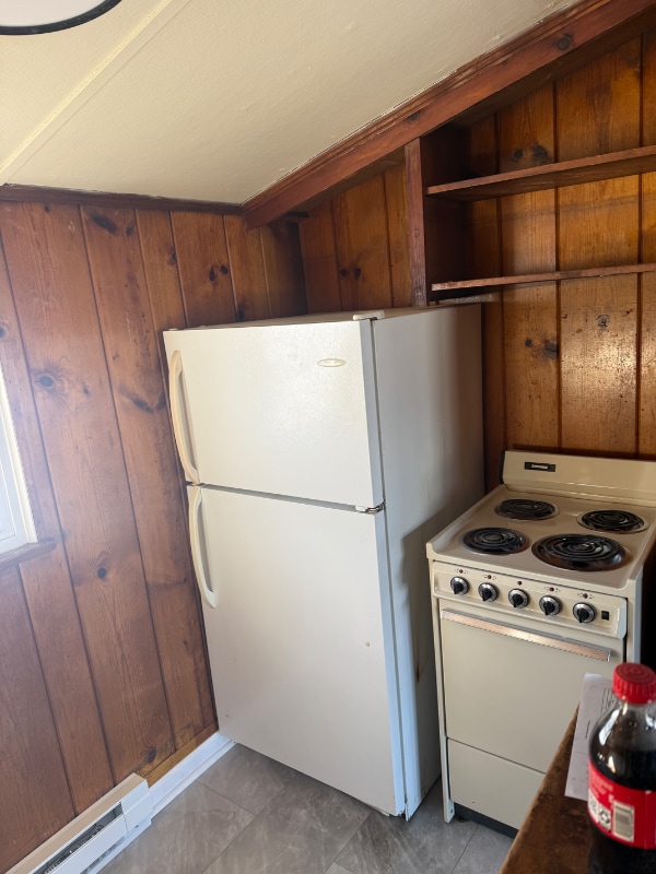 Building Photo - 1344 E College Ave