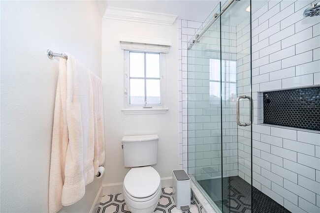 Building Photo - 2823 Wilford Ave