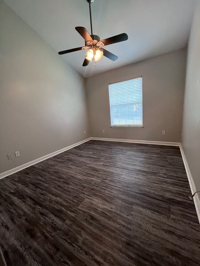 Building Photo - 1707 S Calhoun St